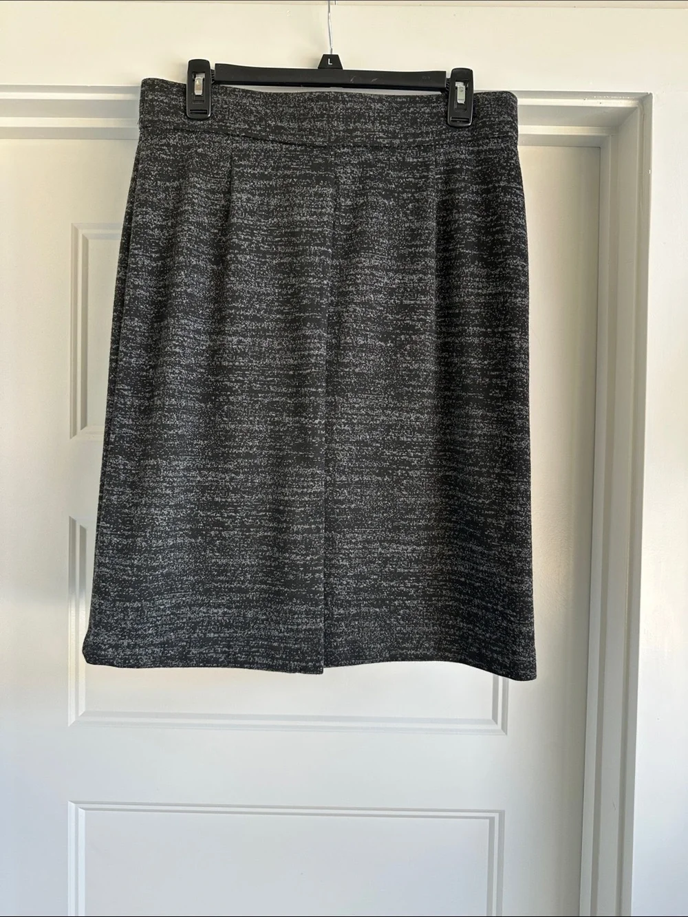 Classic Gray Textured Knit Pencil Skirt - Picture 2 of 5